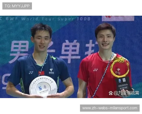 山东羽毛球争霸赛决赛战况激烈，观众掌声不断