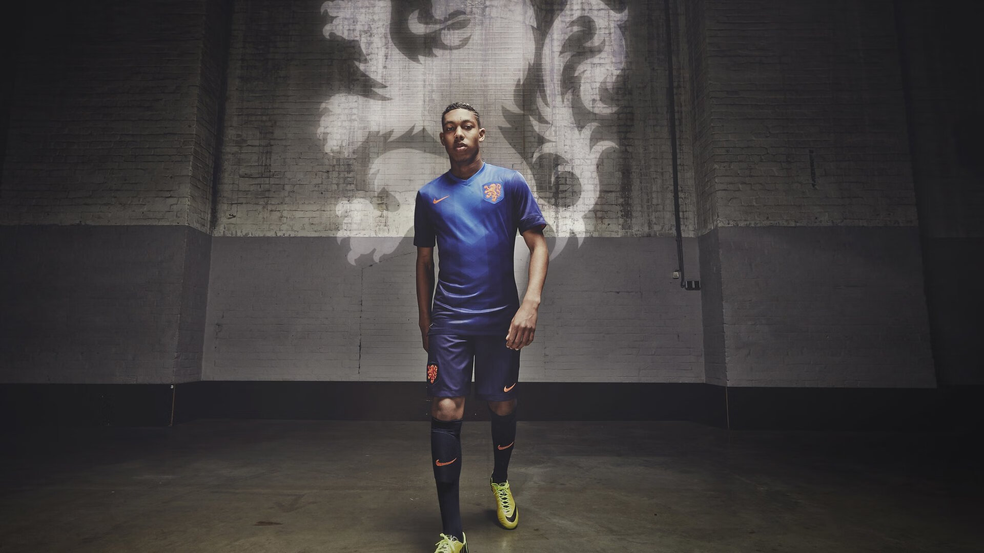 世界杯的“国家荣誉感”延伸到欧冠 俱乐部球迷拿国家队成绩互相调侃